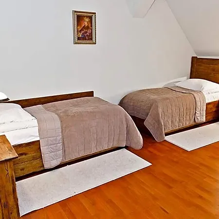 Hotel Zamek Krolewski W Niepolomicach
