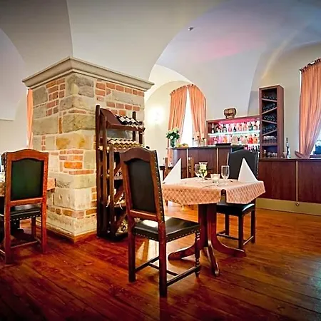 Hotel Zamek Krolewski W Niepolomicach 3*