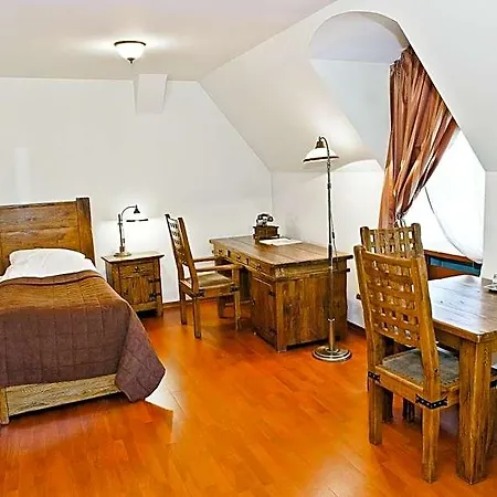 Hotel Zamek Krolewski W Niepolomicach
