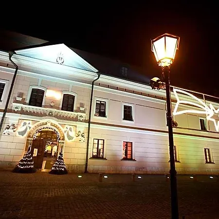 Zamek Krolewski W Niepolomicach 3* نيبووميتسا