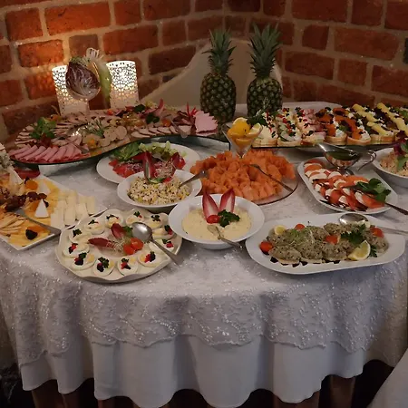 فندق Zamek Krolewski W Niepolomicach 3*